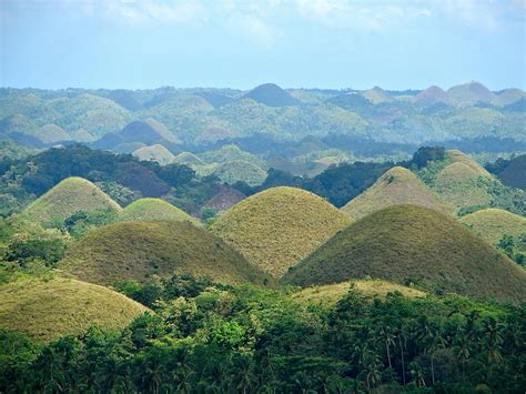 Les Chocolates Hills De Lile De Bohol Aux Philippines Globe Trotting