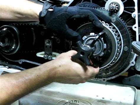 Stator Repair - 3e of 9 - Accessing Clutch Plates with Special Tool.AVI