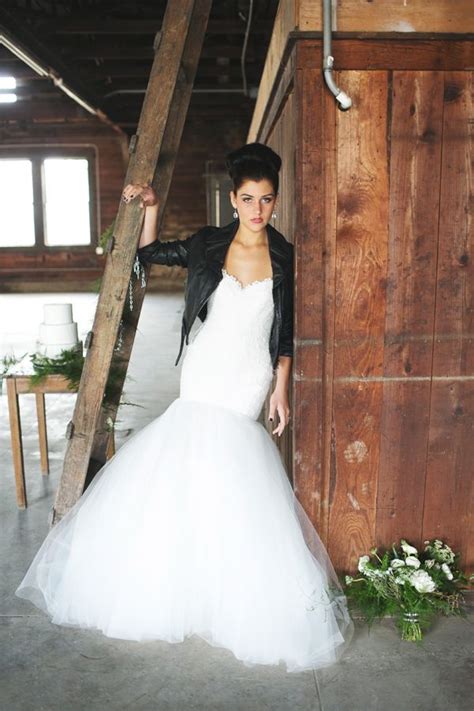 Popular dress wedding short romantic of good quality and at affordable prices you can buy on aliexpress. Rock and Roll Chic Wedding | Backyard wedding dresses ...