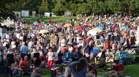Die erworbenen tickets behalten für den ersatztermin im jahr 2022 ihre gültigkeit. Lichtenrade-Berlin.de - Klassik und Feuerwerk im Britzer ...