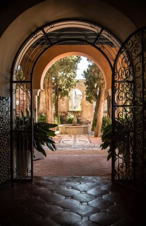 Full and guided itineraries for a short break in the city whether you're visiting for 2, 3, 4 or 5 days. Hotel Soho Boutique Castillo Santa Catalina (Málaga) desde ...