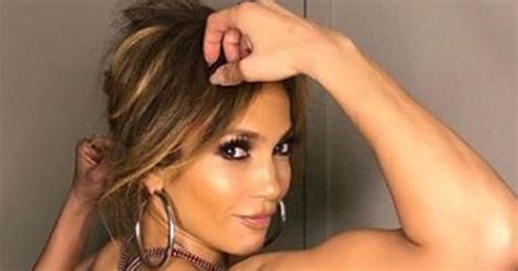 Jennifer Lopez E Il Super Fisico Su Instagram Rds 100 Grandi Successi