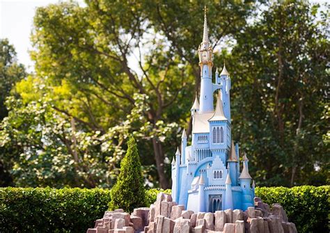 We have reviews of the best places to see in hong kong. Best Hong Kong Disneyland Attractions & Ride Guide ...