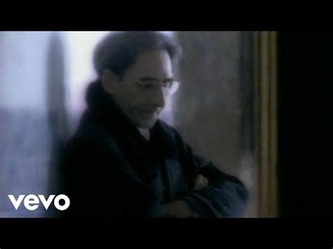 La forza di gravità che schiaccia al suolo l'uomo e lo ostacola nella ricerca dell'assoluto è un tema ricorrente di battiato. Franco Battiato: "La cura". Testo della canzone e video ...