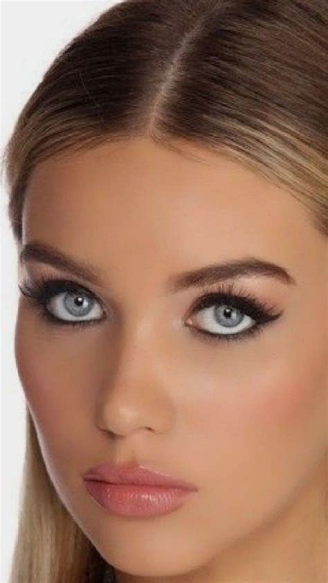 Most Beautiful Eyes Stunning Eyes Beauty Women Bombshell Beauty