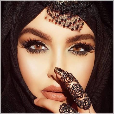 What Is An Arabic Makeup Look Gloss And Glitter