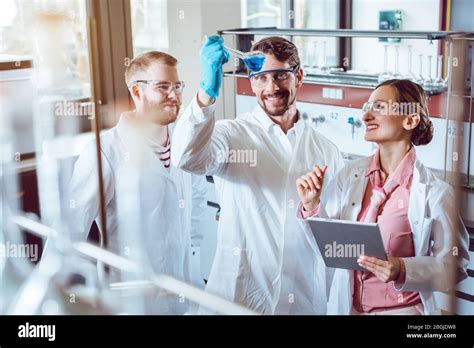 Scientists Doing Science Stock Photo Alamy