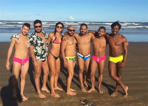 Yago Cairu celebra aniversário com amigos em pool party F News Sergipe Atualizado