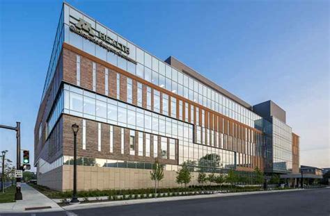 Use the north parking lot and entrance to find us. New Cancer Clinic Opens at M Health Fairview's Clinics and ...