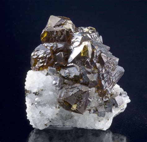 Sphalerite On Quartz Tuc115 194 Niigata Prefecture Japan Mineral