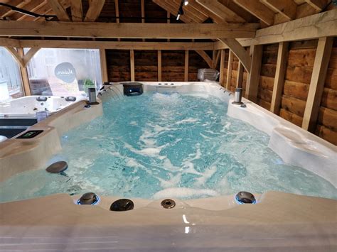 Aspen Aqua Motion Malvern Hot Tubs And Swim Spas
