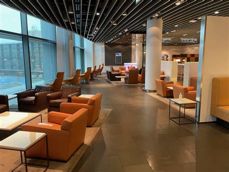 Lufthansa First Class Lounge Reopens In Frankfurt Live And Lets Fly