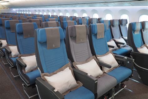First Look Singapores 787 10 Dreamliner Economy Cabin