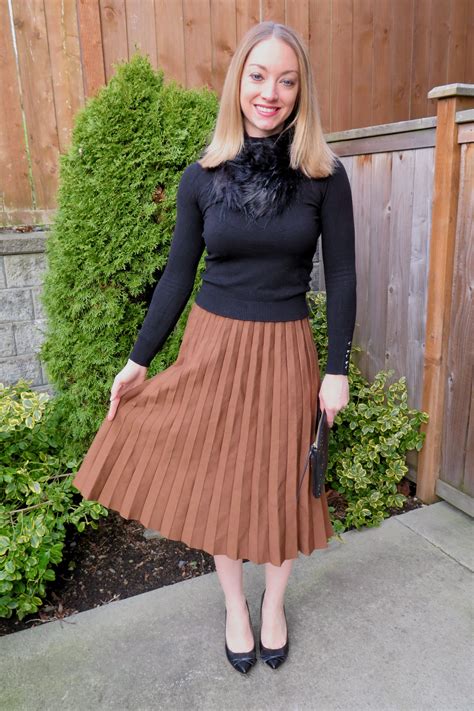 Pleated Midi Skirt Cropped Sweater Full Post Avecamber