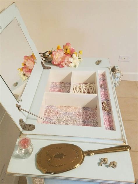 A woman's vanity reflects her style and taste, among other things. Sewing machine vanity makeup tray. | Diy vanity table