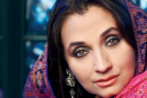 10 Greatest Pakistani Female Singers Of All Time