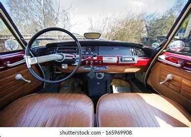 5,660 Old Citroen Images, Stock Photos, 3D objects, & Vectors