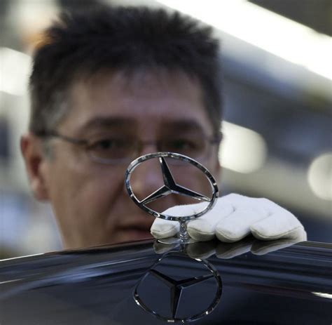 Milliardengewinn Daimler Vorstände verdoppeln 2010 ihre Gehälter WELT