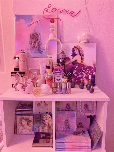 Taylor Swift Bedroom Shelves In 2023 Taylor Swift Taylor Taylor