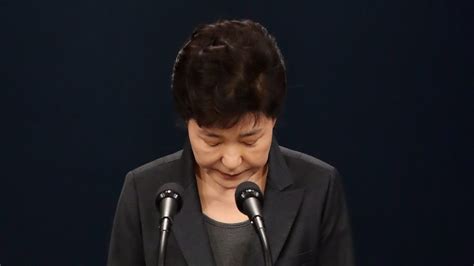South Korean Presidents Leadership Style Is Seen As Factor In Scandal