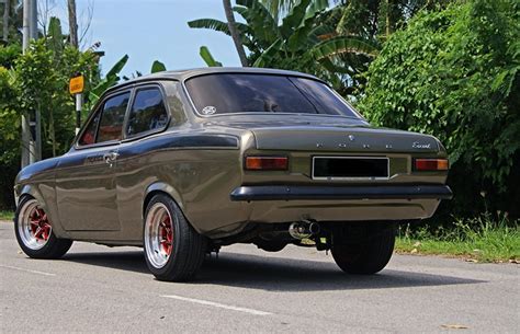 Compressor myvi lagi best adalah dari jenis piston type, berbeza dengan myvi old model yang menggunakan compressor jenis rotary type. FORD ESCORT MK1 | Mekanika - Permotoran Gaya Baru