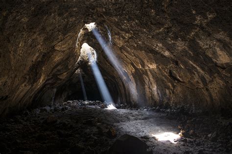 Explore The Beautiful Skylight Cave In Oregon