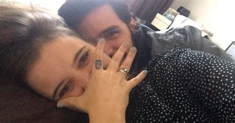 Jun 07, 2021 · o que me deixa a pensar que, muitas vezes, as coisas mais desafiantes para os nossos filhos só se realizam quando lhes dedicamos mais tempo. Após revelar gravidez, Carolina Deslandes está NOIVA ...