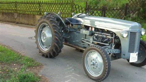 The ferguson te20 is an agricultural tractor designed by harry ferguson. Ferguson TE-20 Baujahr 1949; Chevy V8; V8 Traktor - YouTube