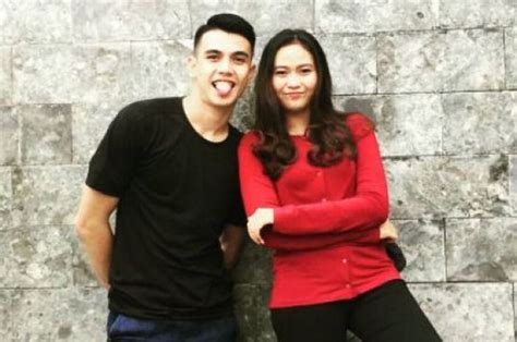 Nadeo argawinata profile), team pages (e.g. Jangan Sakit Hati Ya! Ternyata Kiper Terganteng di Dunia ...