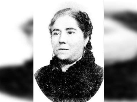 la pionera del feminismo conoce a la primera mujer que luchó por los derechos de género en la