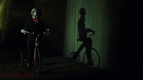 Share a gif and browse these related gif searches. ¿Quieres saber en qué película de terror morirías?