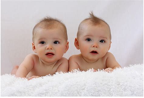 Twin Kids Photos To Download Freely