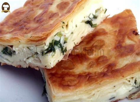 Su böreği türk mutfağının en sevilen ancak yapması en zor yemeklerinden bir tanesi. Su Böreği Tarifi - Leziz Yemeklerim
