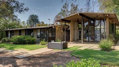 Meryl Streep Just Bought A Mid Century Modern Home That Hasnt Changed