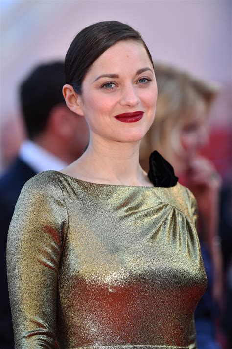 Filme si seriale cu marion cotillard. MARION COTILLARD at 'From the Land of the Moon' Photocall ...