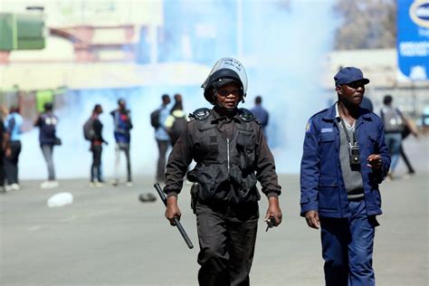 Zimbabwe Police Fire Tear Gas Beat Protesters Upset Over Economic Woes Cbc News