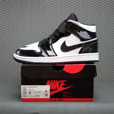 Nike Air Jordan 1 Mid Se Carbon Fiber All Star Black White Fesyen Pria