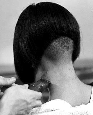 There are all types of ways to cut a bob on short hair, including angled, graduated, inverted, asymmetrical and many more. Lady Nape: Inverted bob