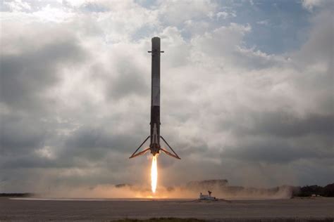 Watch Elon Musks View Of The Spacex Falcon 9 Rocket Landing Entrepreneur