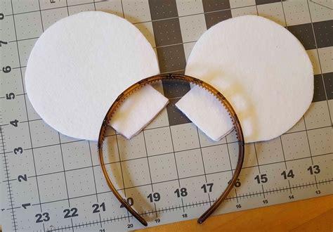 They are perfect for your upcoming disney vacations! ChemKnits: DIY Mickey Ears - Buzz Lightyear and Olaf