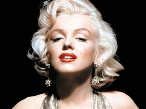 Marilyn Monroe Desnuda Actitudfem