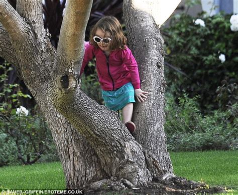 New Mother Alyson Hannigan Is Fighting Fit After Exhausting Workout Daily Mail Online