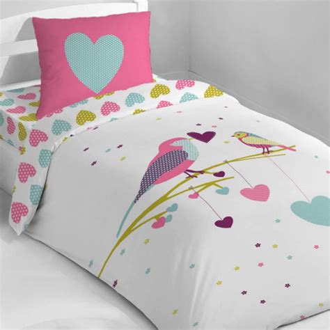 La taille 140x200 est standard pour un lit une personne. Housse de couette enfant - parure de lit