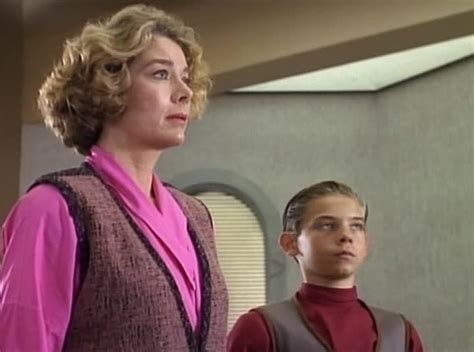 The Bonding Star Trek The Next Generation S03e05 Tvmaze