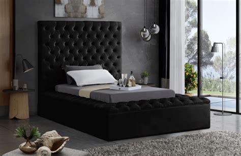While many people like having a storage bench in their bedroom, this bedframe plays the part of a storage bench so you don't have to buy one and. Best Storage Beds In 2020 - Comprehensive Review Our Top ...