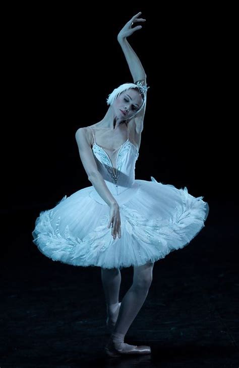 Uliana Lopatkina In Swan Lake Photo By Anne Deniau Swan Lake Ballet Inspiration Ballet Photos