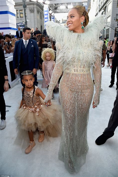 Sometimes i'm fro'd out like blue ivy. Beyonce takes Blue Ivy on red carpet for the first time at ...