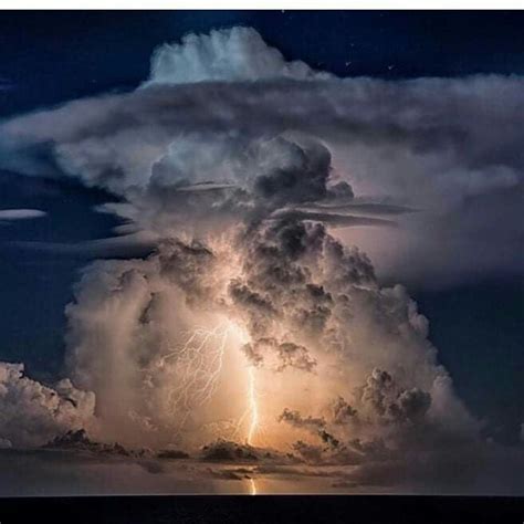 Pin By Patricia Webb On Nuvens Lightning Photos Storm Photography
