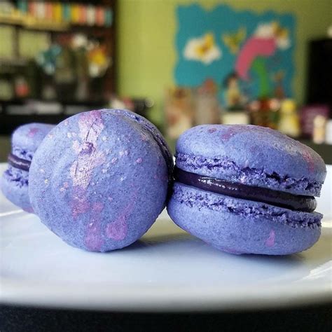 This product comes in belleza venus + isis + freya, maitreya lara, slink physique + hourglass sizes. Blueberry Macarons with blueberry filling | Macarons ...