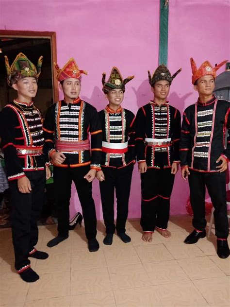 Pakaian Tradisional Kaum Di Sabah / Mengenali Pakaian Tradisional ...